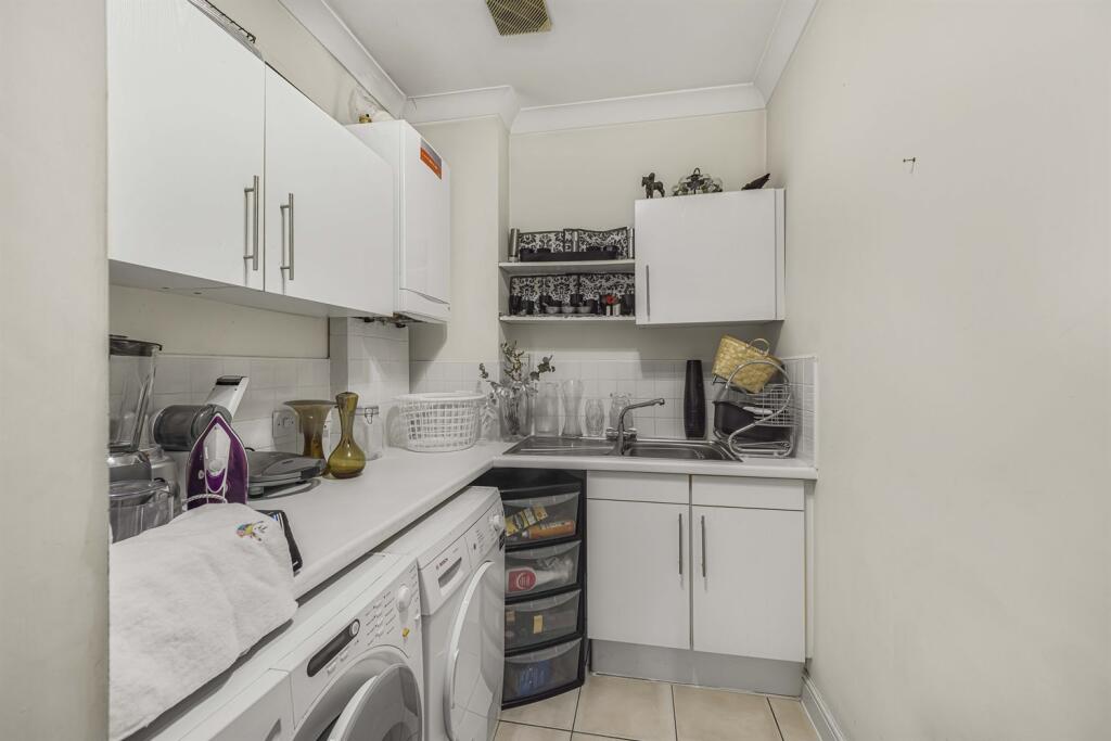 3 bedroom apartment for sale in South Downs Road, Bowdon, WA14